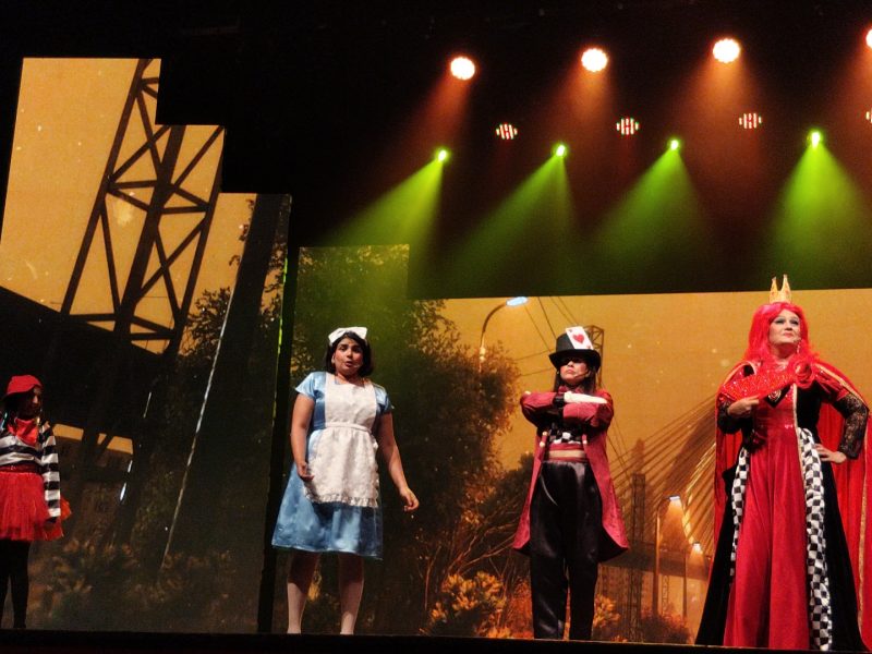 Alice in Paradise (13)