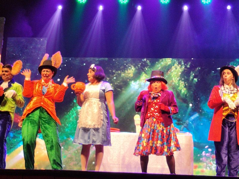 Alice in Paradise (16)