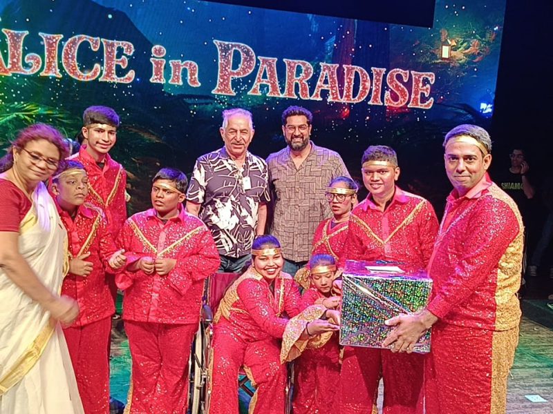 Alice in Paradise (34)
