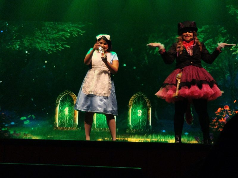 Alice in Paradise (8)
